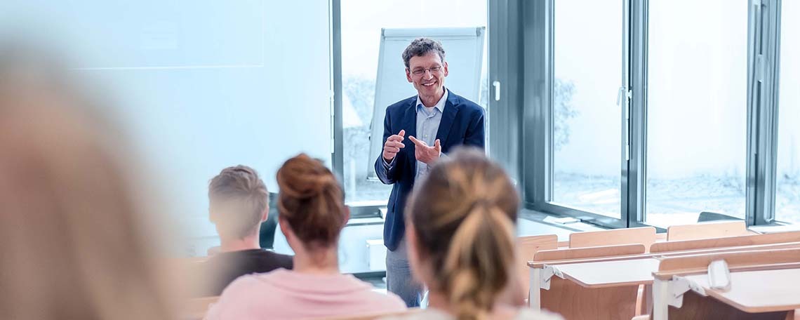 Dozent/ Lehrbeauftragter (m/w/d) für „Innere Medizin“, 1. Bild